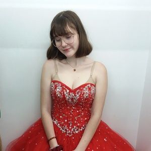 Meet your Posher, Kelli